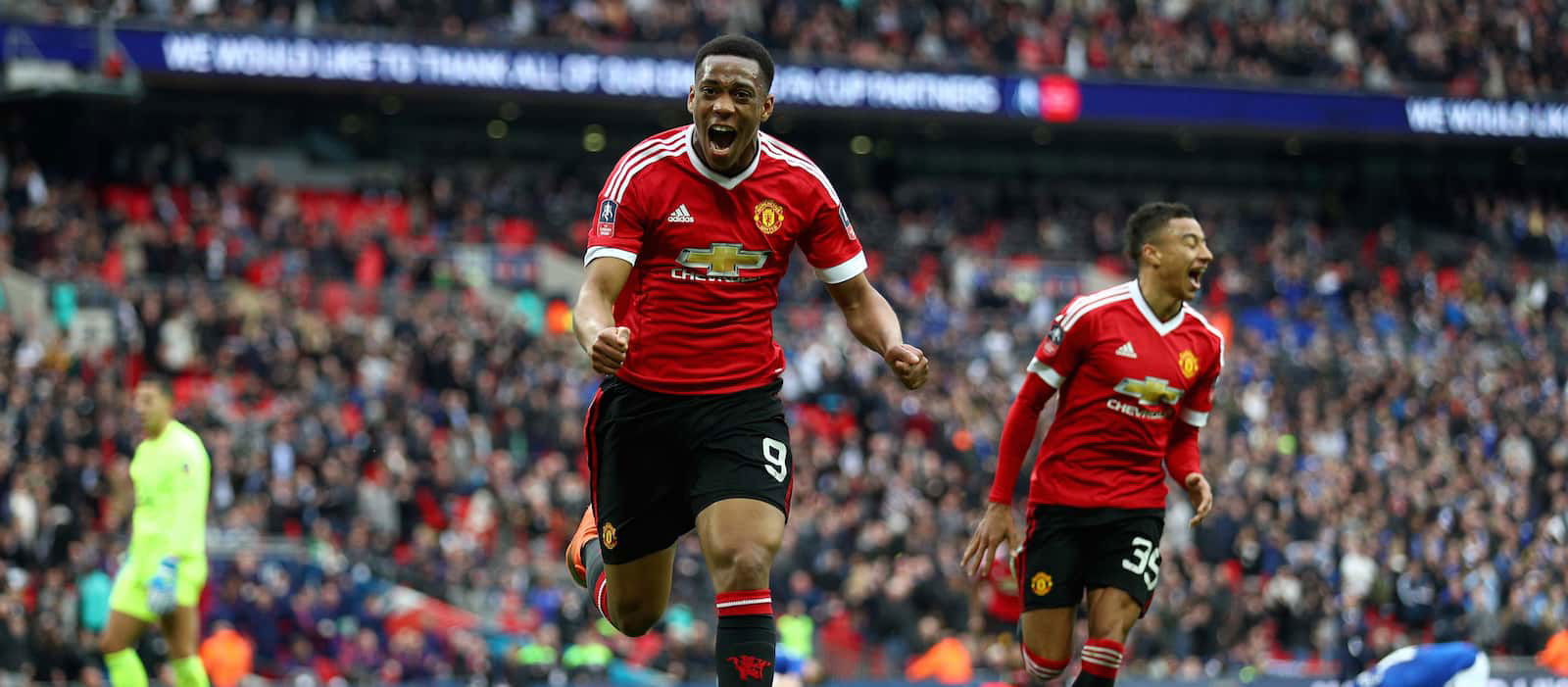 Picture Gallery: Manchester United players arrive at 2015/16 end of season  awards - Man United News And Transfer News | The Peoples Person, image size:1600x701