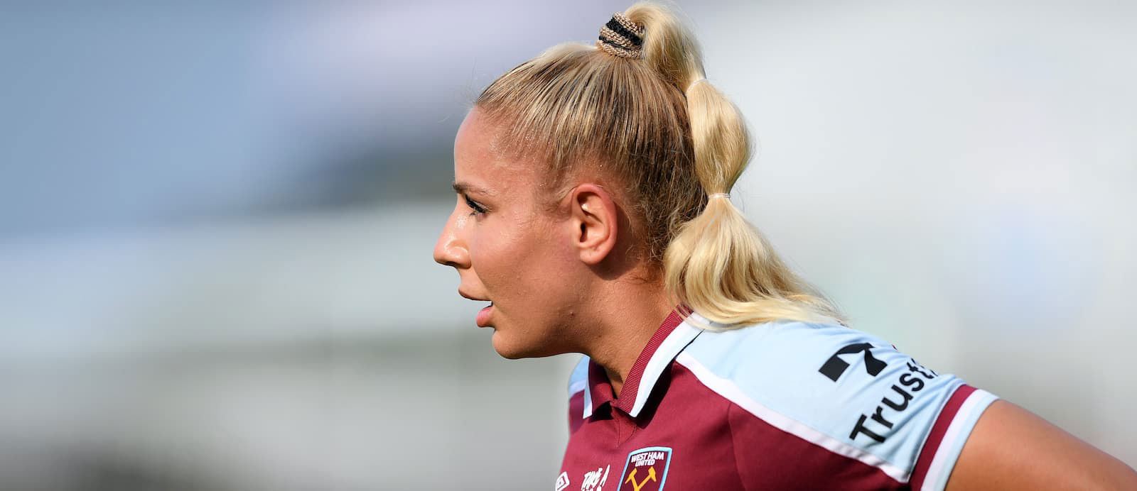 Adriana Leon signs for Manchester United women Man United News And