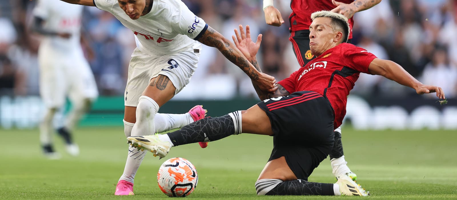 Manchester United beat Tottenham Hotspur 2-0 in Premier League