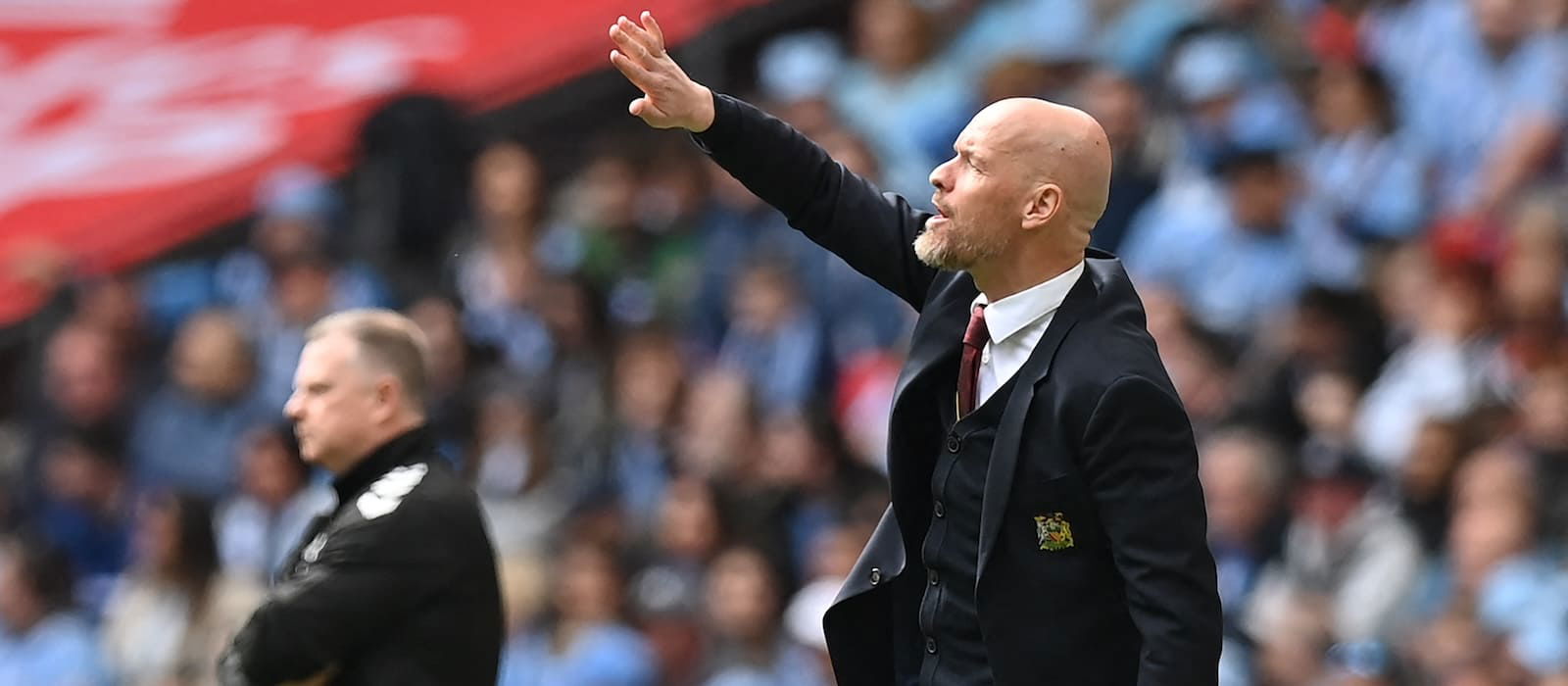 The second half saw a reinvigorated Manchester United take the field. Erik ten Hag’s halftime adjustments appeared to make an immediate impact, with the introduction of Christian Eriksen adding creativity and control to the midfield. However, it was Rasmus Højlund who truly seized the spotlight.
