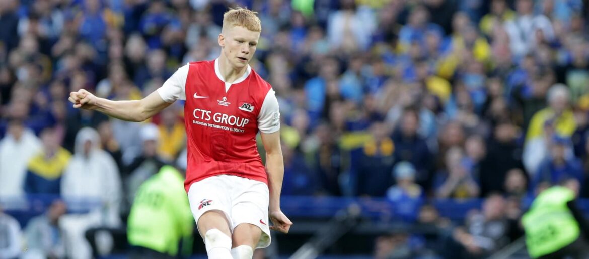 AZ Alkmaar midfielder Kees Smit